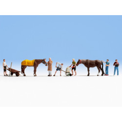 HO/ Travail d'écurie : 6 figurines + 2 chevaux + accessoires